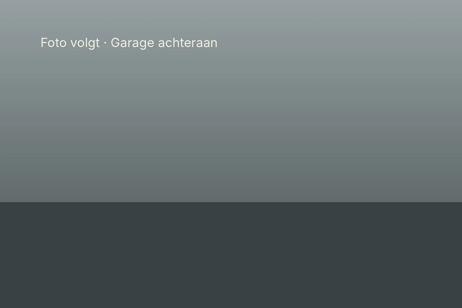Garage achteraan voor fietsen en bagage